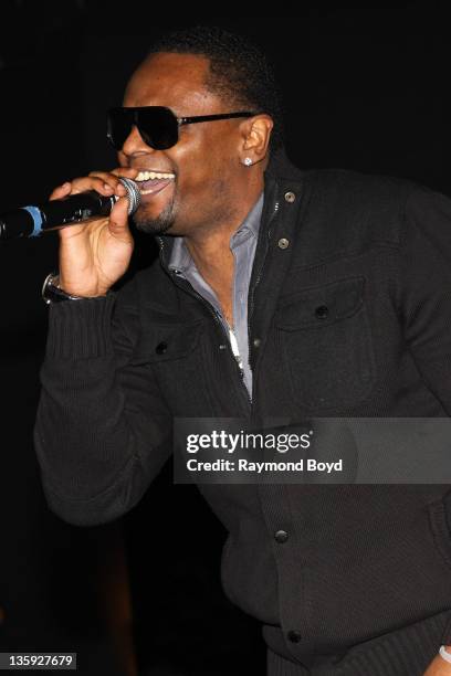 Singer Carl Thomas performs during "The Experience With Carl Thomas" at the DuSable Museum in Chicago, Illinois on DECEMBER 06, 2011.