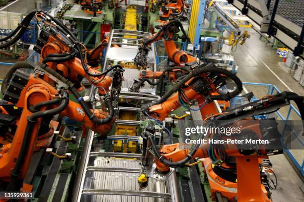 welding robots ats car factory - automated bildbanksfoton och bilder