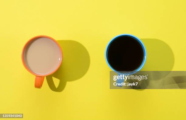 coffee - tazza di latte dall'alto foto e immagini stock