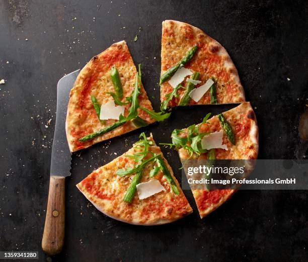 pizza margherita with asparagus, rocket and grated parmesan - shaved asparagus stock pictures, royalty-free photos & images