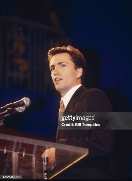 Bill Tompkins/Getty Images Andrew Shue at a DO SOMETHING and ROLLING STONE MAGAZINE collaborative event. March 15 1999 in New York City.