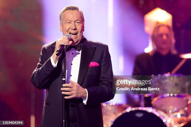 Roland Kaiser performs on stage at the 27th Annual Jose Carreras Gala at Media City Leipzig on December 16, 2021 in Leipzig, Germany.
