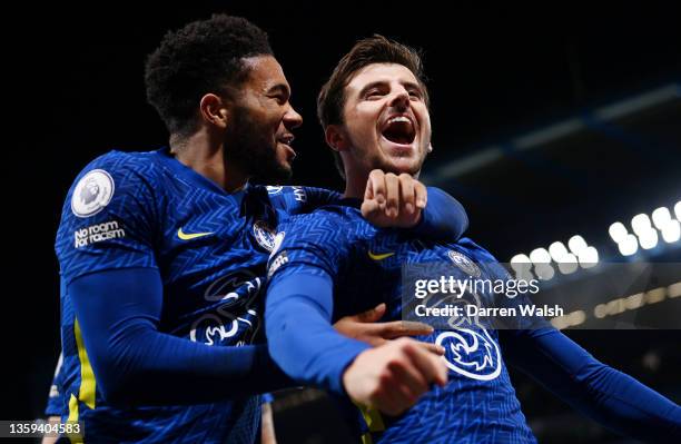 Mason Mount of Chelsea celebrates with Reece James after scoring their side's first goal during the Premier League match between Chelsea and Everton...