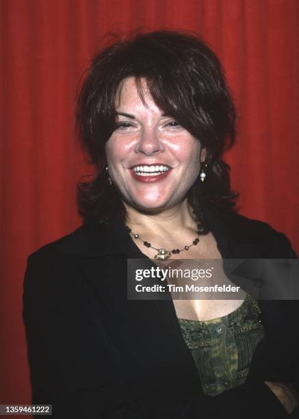 Rosanne Cash poses at the Coconut Grove Ballroom on August 20, 1997 in Santa Cruz, California.