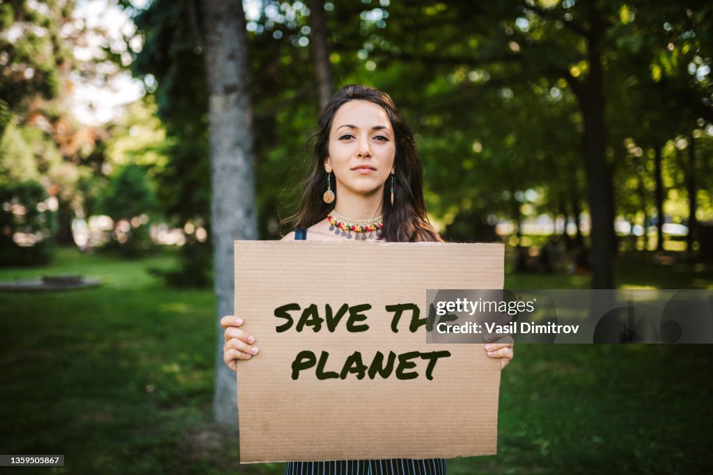 Junger Aktivist / Demonstrant. Umweltschutz / Protest gegen den Klimawandel