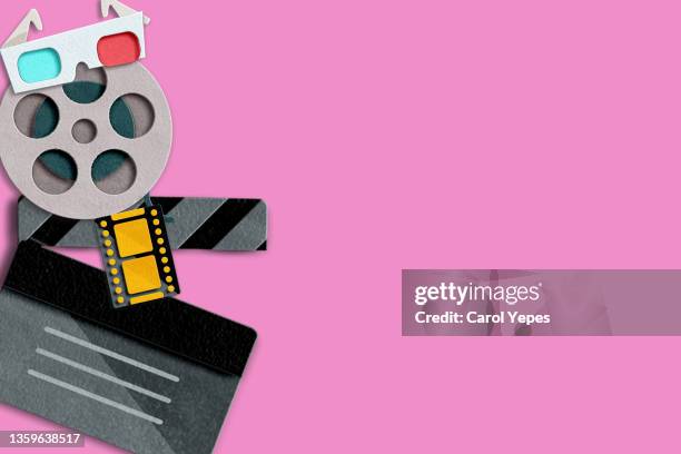 cinema film copyspace with pink background - spotlight film - fotografias e filmes do acervo