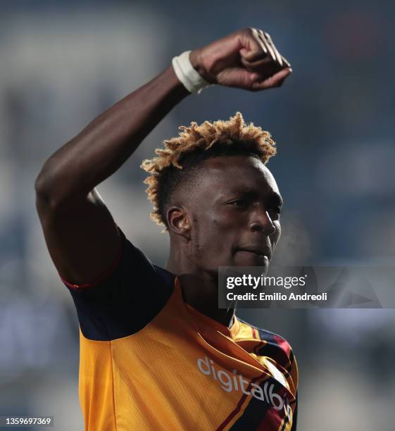 Tammy Abraham of AS Roma celebrates at the end of the Serie A match between Atalanta BC and AS Roma at Gewiss Stadium on December 18, 2021 in...