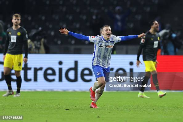 9,703 Bundesliga Hertha Bsc Berlin V Borussia Dortmund Photos and Premium  High Res Pictures - Getty Images