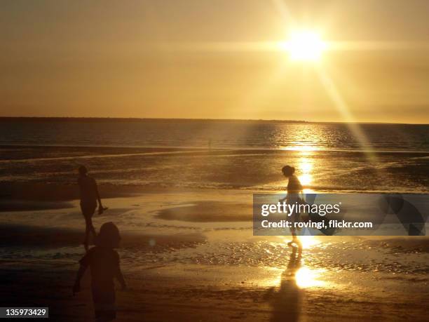 sunset family - fun northern territory stock pictures, royalty-free photos & images