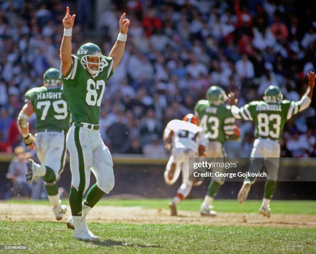 New York Jets v Cleveland Browns