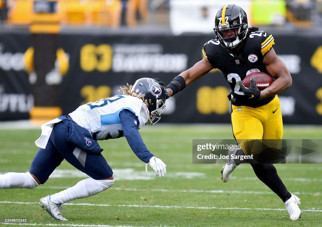 Tennessee Titans v Pittsburgh Steelers
