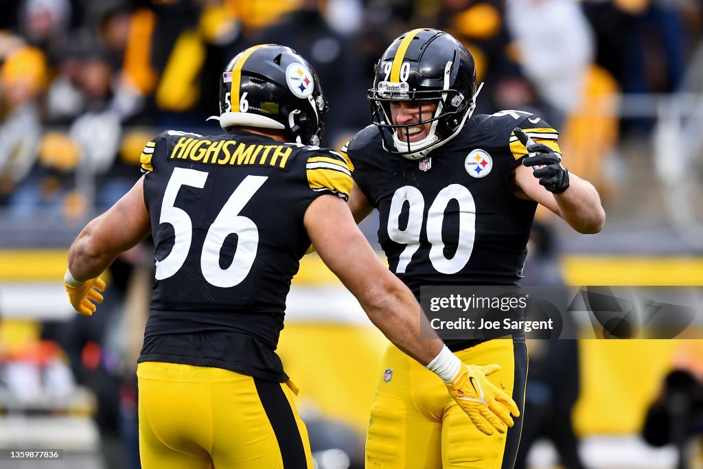Tennessee Titans v Pittsburgh Steelers