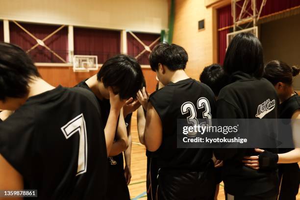 young female team loses - gym fail stock pictures, royalty-free photos & images