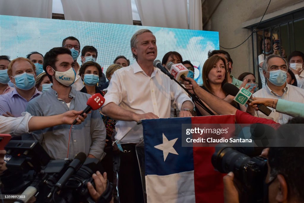 Chileans Choose Between Right and Left In Tight Presidential Run-off