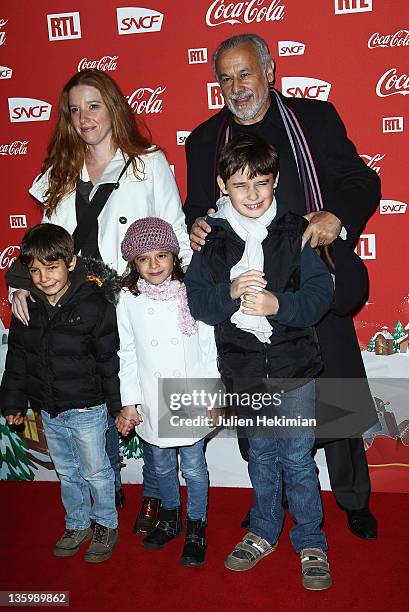 Actor Francis Perrin, his wife Gersende Perrin and their children Baptiste Perrin, Clarisse Perrin and Louis Perrin attend the 'Association Petits...