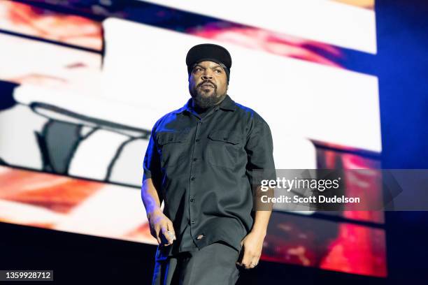 Ice Cube Rapper Standing 4,383 Ice Cube Rapper Stock Photos, High-Res Pictures, and Images ...