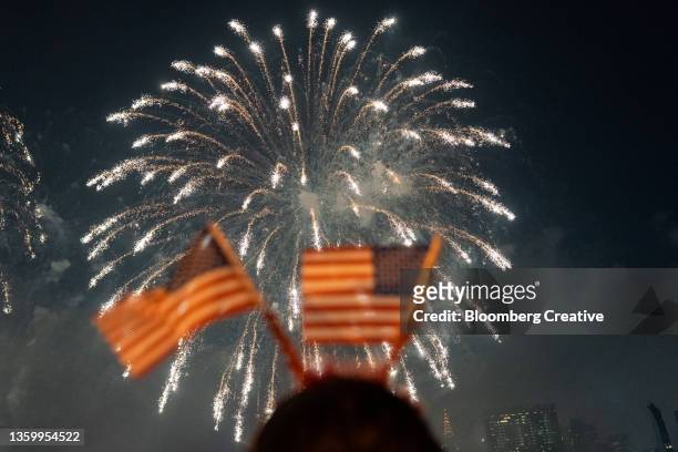 fireworks celebration - american flag fireworks stock pictures, royalty-free photos & images
