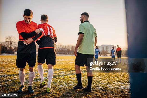 soccer players substitution - side lines stockfoto's en -beelden