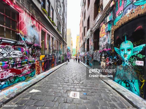 graffiti covered alley in melbourne, australia - melbourne art stock pictures, royalty-free photos & images