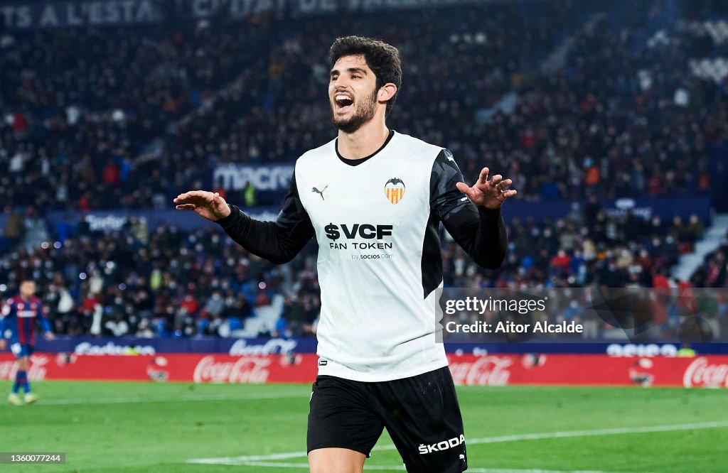 Levante UD v Valencia CF - La Liga Santander