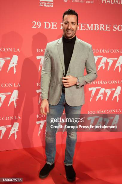 Pablo Puyol attends the premiere of the film "100 days with Tata" on December 20, 2021 in Madrid, Spain.