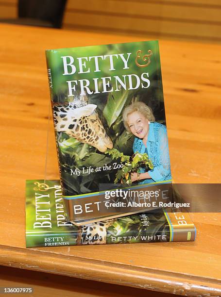 Actress/Author Betty White signs copies of her new book "Betty & Friends: My Life at the Zoo" on December 19, 2011 in Santa Monica, California.