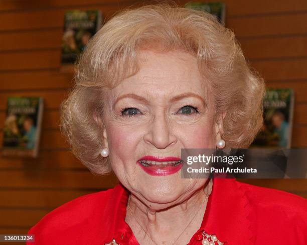 Actress Betty White signs copies of her new book "Betty & Friends: My Life At The Zoo" at Barnes & Noble 3rd Street Promenade on December 19, 2011 in...