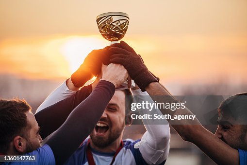 La squadra di calcio ha vinto un trofeo La squadra di calcio ha vinto un trofeo