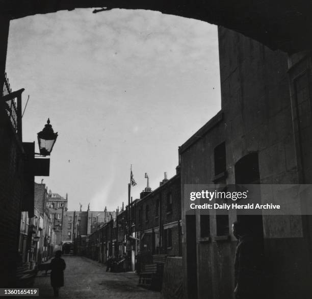 Mrs Staines, Restaurant in Chilworth Mews, 1943, News Photo
