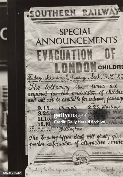 2 382 Evacuation Ww2 Stock Photos High Res Pictures And Images 2-382-evacuation-ww2-stock-photos-high-res-pictures-and-images