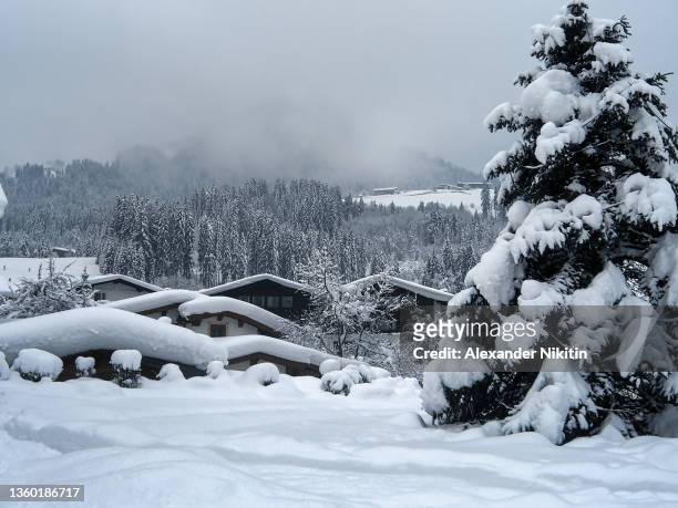kitzbuhel in winter - tirol do norte imagens e fotografias de stock