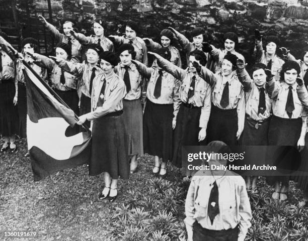 Women Blue Shirts giving a Nazi-style salute outside the United Ireland Party headquarters at Merrion Square, Dublin, Republic of Ireland, 13...