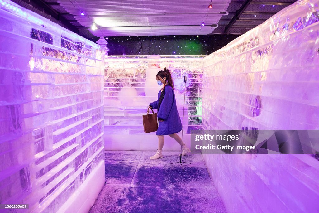 Residents Enjoy The 8th China National Public Ice & Snow Season In Wuhan