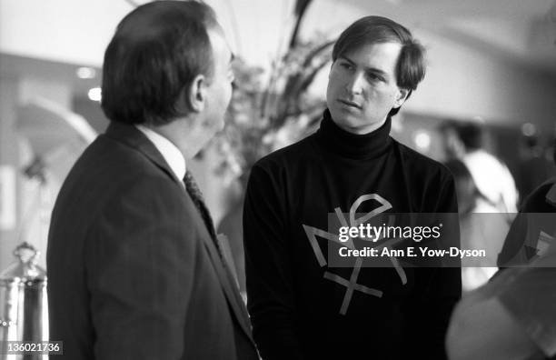 Vittorio Cassoni, from Ing. C. Olivetti & Co., speaks with Steve Jobs, from Apple Computer, at the annual PC Forum, Tucson, Arizona, 1990.