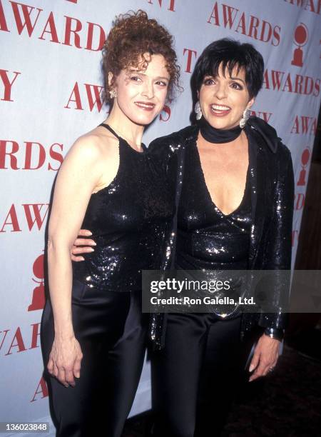 Actress Bernadette Peters and actress/singer Liza Minnelli attend the 50th Annual Tony Awards on June 2, 1996 at the Majestic Theatre in New York...