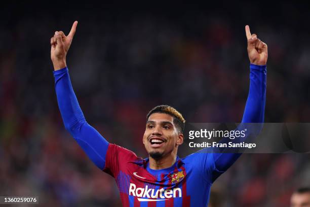 Ronald Araujo of FC Barcelona celebrates after scoring their team's first goal during the LaLiga Santander match between Sevilla FC and FC Barcelona...