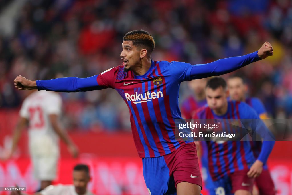 Sevilla FC v FC Barcelona - La Liga Santander