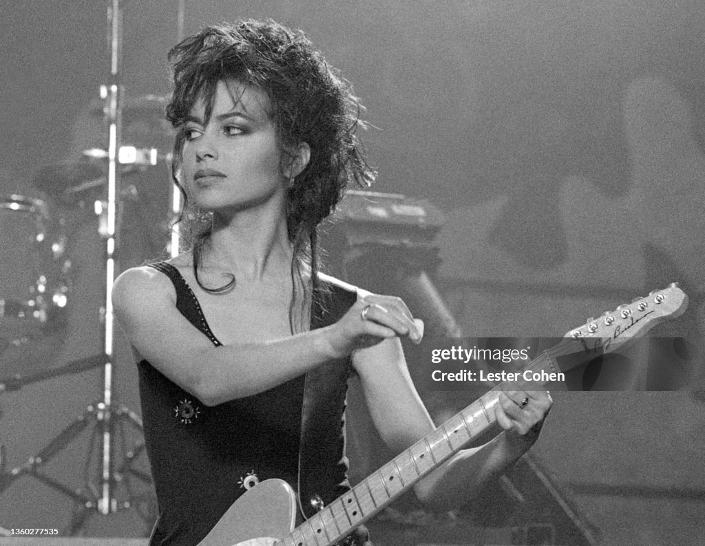 Bangles Singer American singer-songwriter Susanna Hoffs, of the American pop rock ...