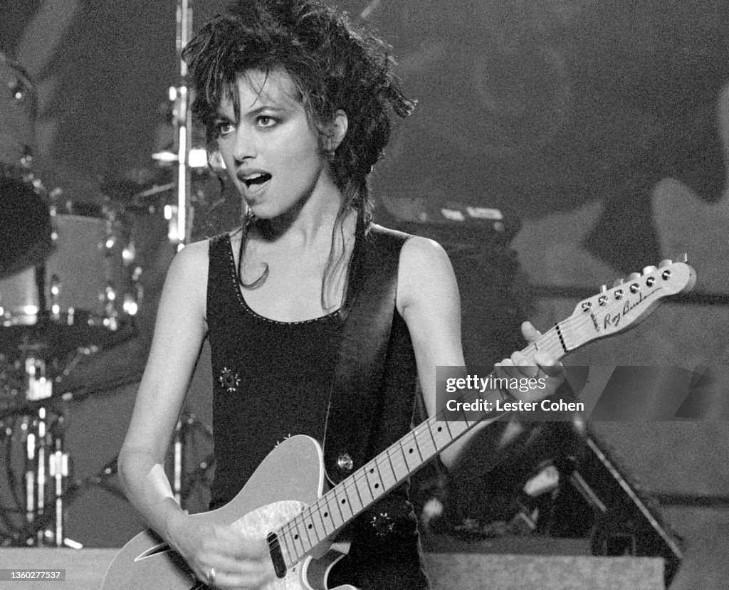 Bangles Singer American singer-songwriter Susanna Hoffs, of the American pop rock ...