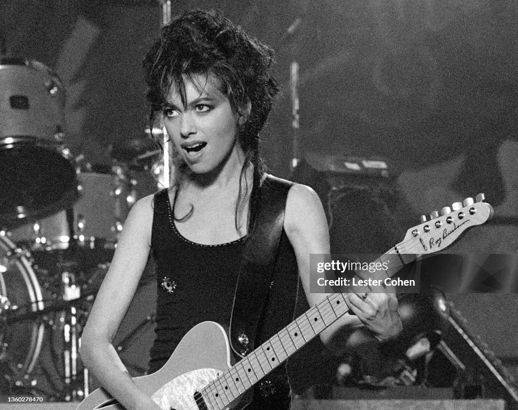 Bangles Singer American singer-songwriter Susanna Hoffs, of the American pop rock ...