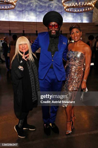 Shelly Bromfield, Redeemer Resk'Que and Jocelyn Taylor attend the 5th annual Vision 2020 Ball Holiday Benefit Cocktail Gala by the Rescue Project and...