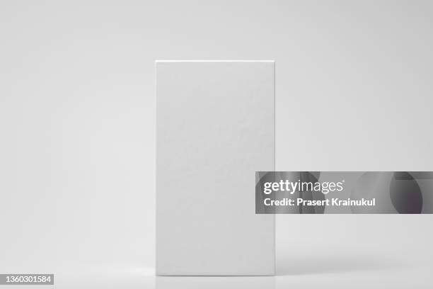 white rectangular box isolated on background - caja cartón fotografías e imágenes de stock