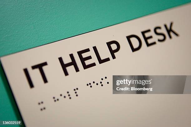 Text Help Desk Sign In Peter Rummell Photos and Premium High Res Pictures - Getty Images