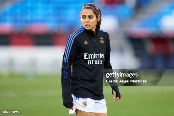 Kenti Robles of Real Madrid warms up prior to the Primera Iberdrola match between Real Madrid and Sporting Club de Huelva at Estadio Alfredo Di...