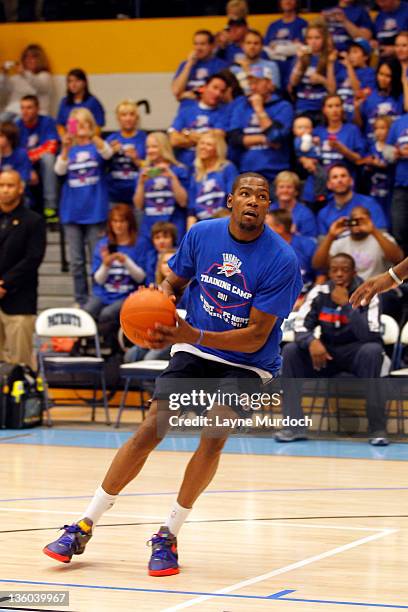 Kevin Durant of the Oklahoma City Thunder takes part in an open scrimmage on December 16, 2011 at Putnam City West High School in Oklahoma City,...