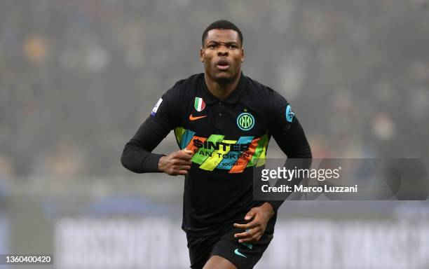 Denzel Dumfries of FC Internazionale celebrates after scoring their side's first goal during the Serie A match between FC Internazionale and Torino...