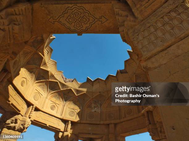 makli -the largest necropolis of the world - brocade stock pictures, royalty-free photos & images