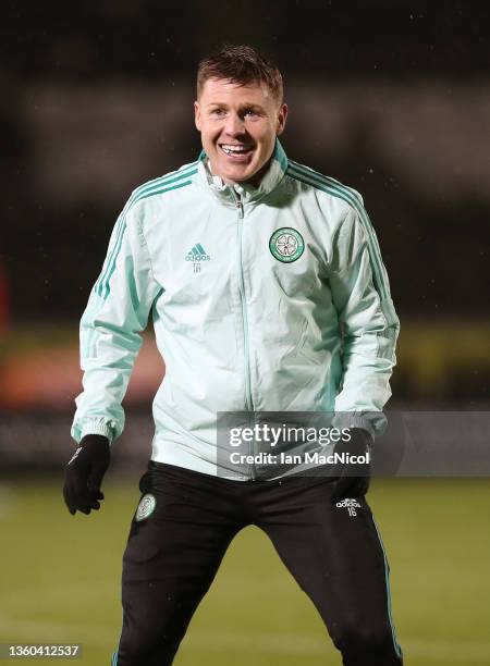 James McCarthy of Celtic warms up prior to the Cinch Scottish Premiership match between St. Mirren FC and Celtic FC at on December 22, 2021 in...