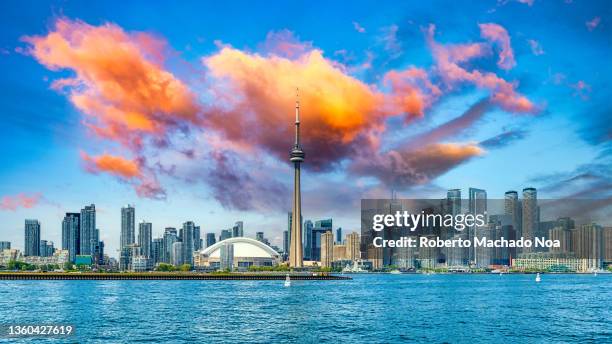 toronto skyline canada - toronto waterfront stock pictures, royalty-free photos & images