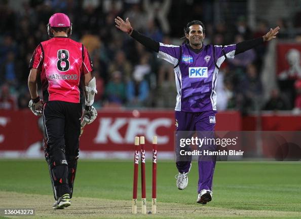 Big Bash League - Hurricanes v Sixers Big Bash League - Hurricanes v Sixers